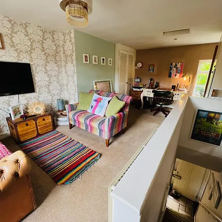 The Little House 홈스테이 브래드퍼드