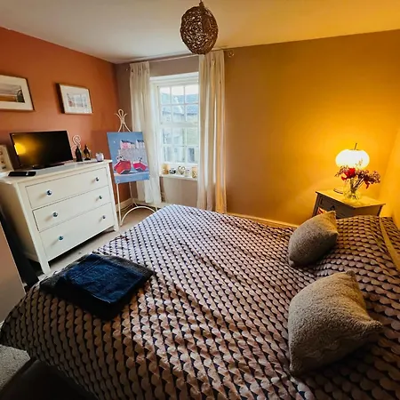 The Little House 홈스테이