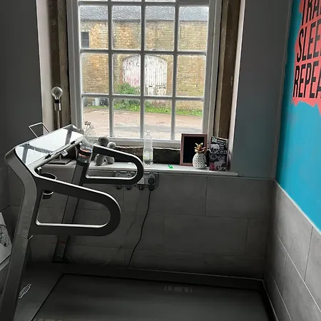 The Little House 홈스테이