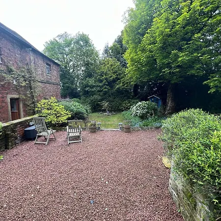 The Little House * Bradford (West Yorkshire)