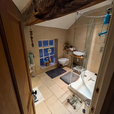 홈스테이 The Little House *