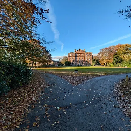 홈스테이 The Little House