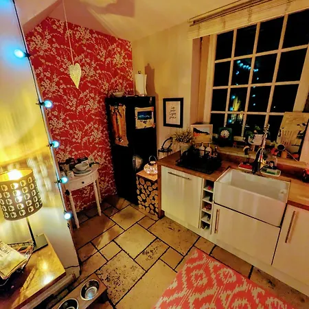 홈스테이 The Little House 브래드퍼드