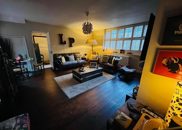 Homestay The Little House *