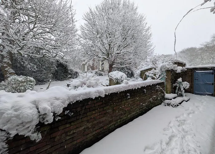 The Little House * Bradford (West Yorkshire)